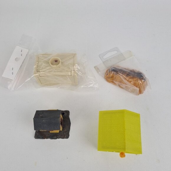 Tomy Train Station Platform Building–HO Compatible Scenery Lot-Accessories 717 - Picture 10 of 15